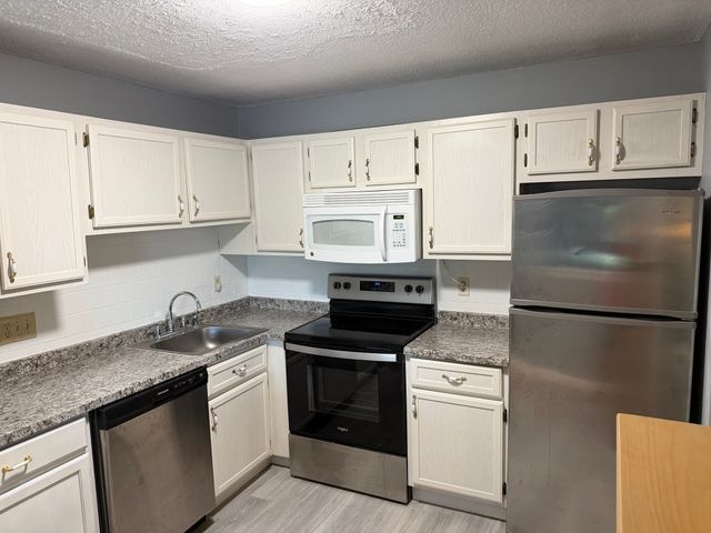 491 W Central St D1, Franklin, MA 02038