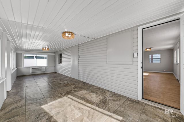 5560 Bay la Launch Avenue, Orange Beach, AL 36561