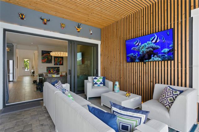 916 SEAGRAPE DRIVE, Ruskin, FL 33570