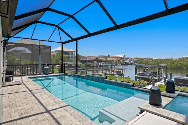 916 SEAGRAPE DRIVE, Ruskin, FL 33570