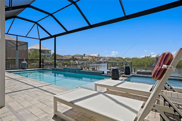 916 SEAGRAPE DRIVE, Ruskin, FL 33570