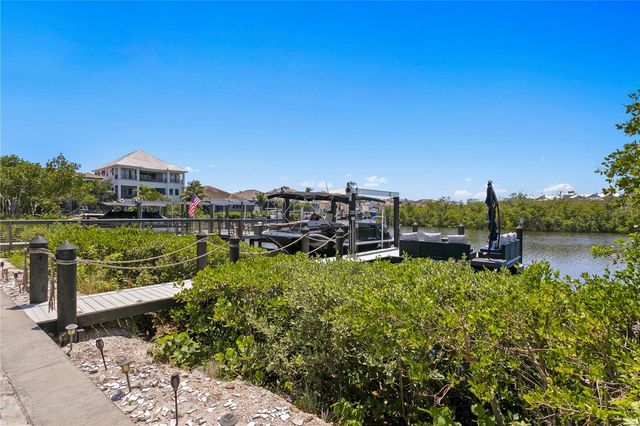 916 SEAGRAPE DRIVE, Ruskin, FL 33570