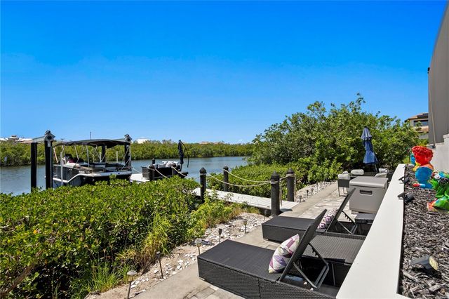 916 SEAGRAPE DRIVE, Ruskin, FL 33570