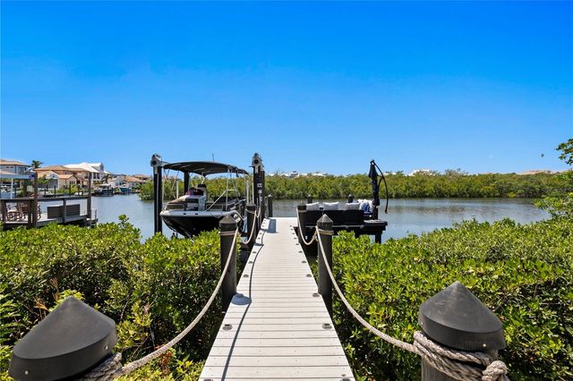 916 SEAGRAPE DRIVE, Ruskin, FL 33570