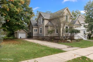214 Randall PLACE, Elkhorn, WI 53121