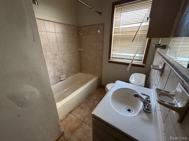 22641 Pembroke Avenue, Detroit, MI 48219