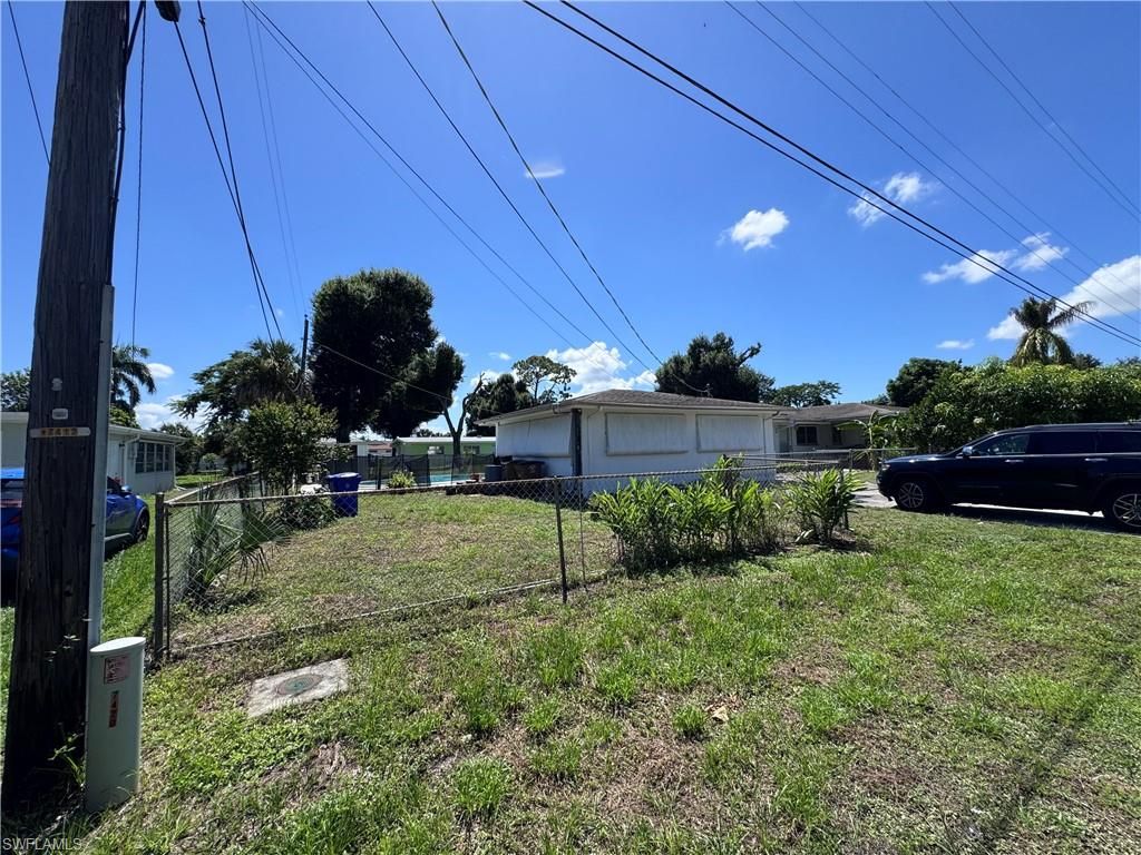 3735 Kelly ST, FORT MYERS, FL 33901 — photo 2