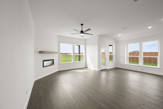 121 Grey Wolf Court, Godley, TX 76044