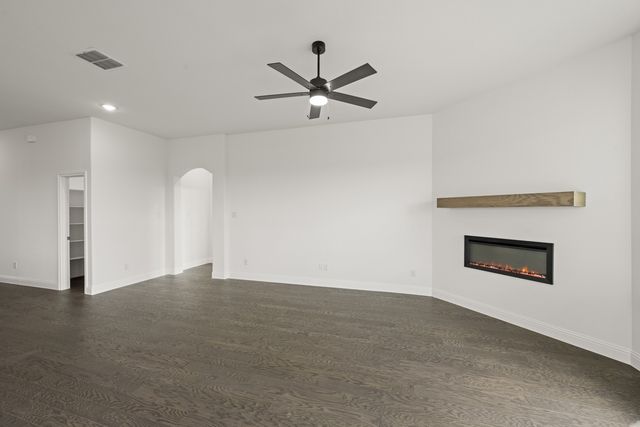 121 Grey Wolf Court, Godley, TX 76044