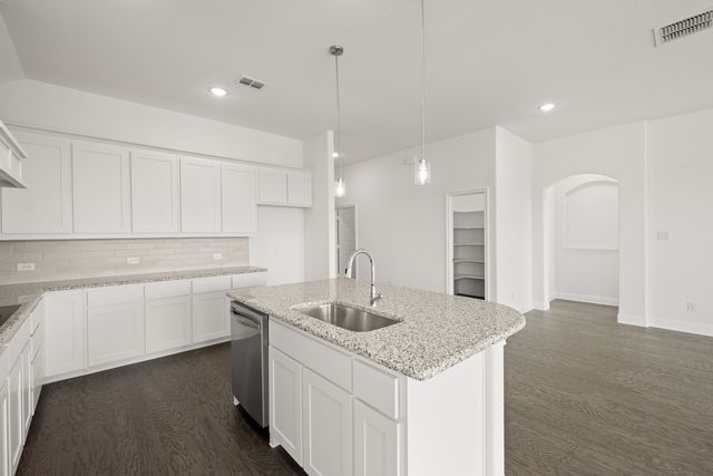 121 Grey Wolf Court, Godley, TX 76044