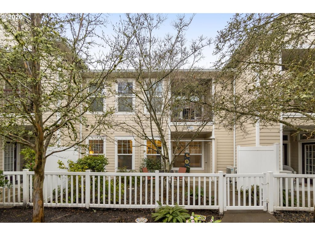 1211 Ne 64TH Ln 702, Hillsboro, OR 97124