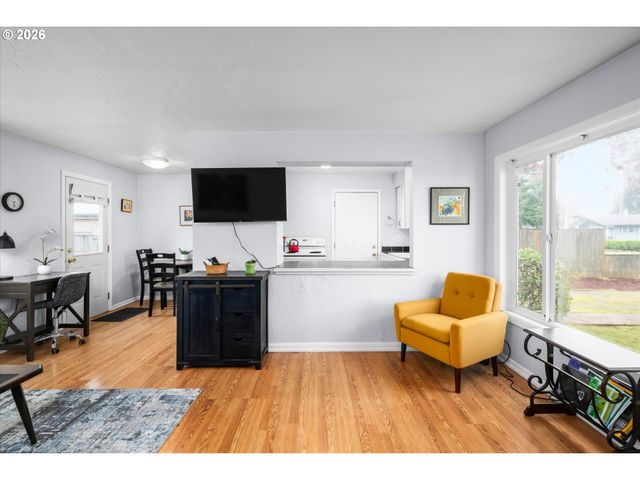 590 FLAMINGO Ave, Springfield, OR 97477