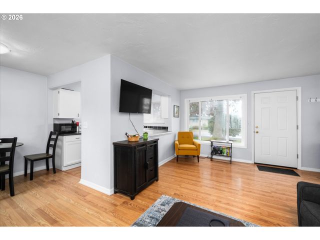 590 FLAMINGO Ave, Springfield, OR 97477