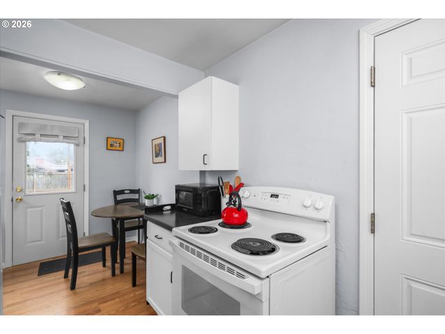 590 FLAMINGO Ave, Springfield, OR 97477