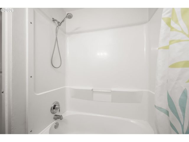 590 FLAMINGO Ave, Springfield, OR 97477