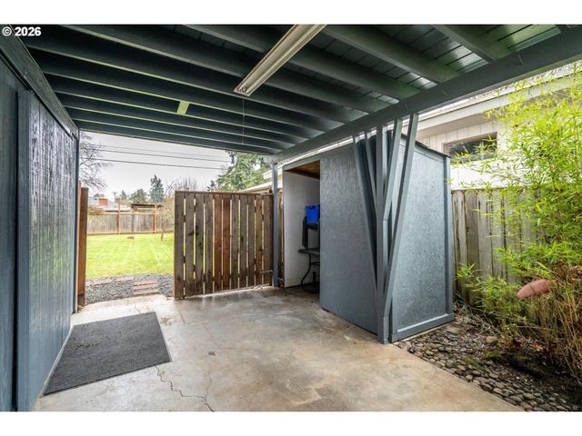 590 FLAMINGO Ave, Springfield, OR 97477