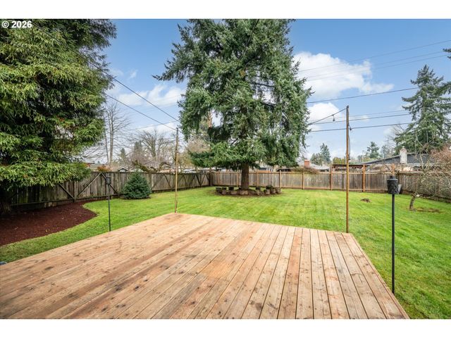 590 FLAMINGO Ave, Springfield, OR 97477