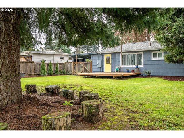 590 FLAMINGO Ave, Springfield, OR 97477