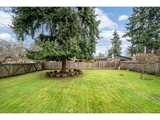 590 FLAMINGO Ave, Springfield, OR 97477