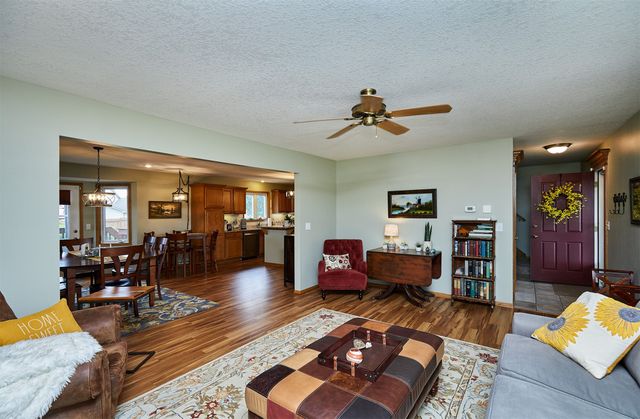 1002 SE 8th Street, Ankeny, IA 50021