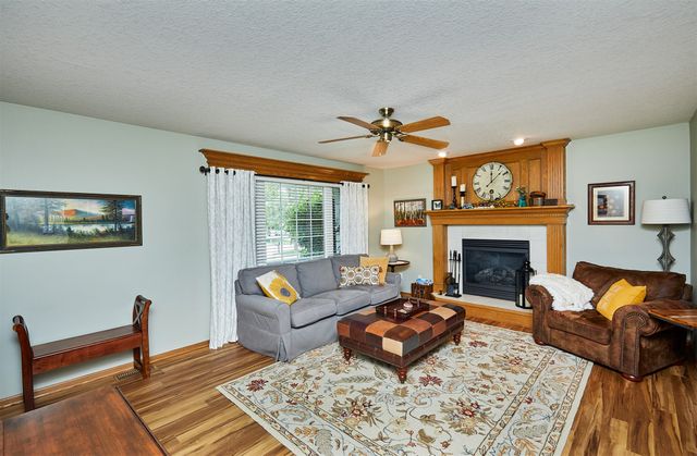 1002 SE 8th Street, Ankeny, IA 50021