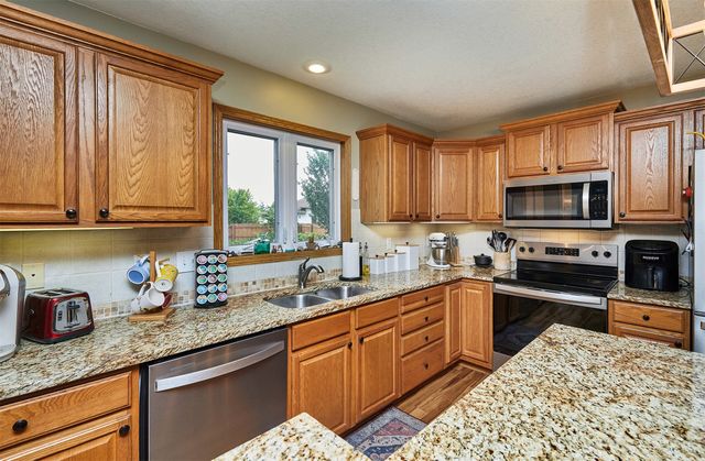 1002 SE 8th Street, Ankeny, IA 50021