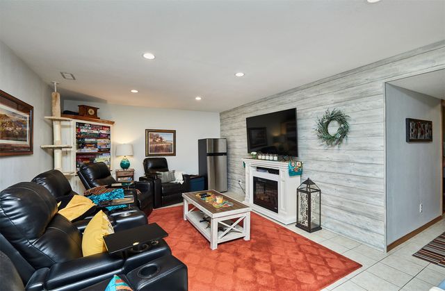 1002 SE 8th Street, Ankeny, IA 50021