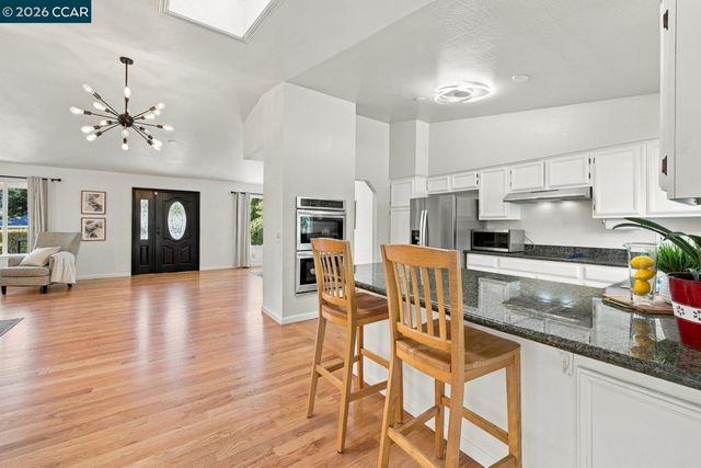 101 Hope Ln, Danville, CA 94526