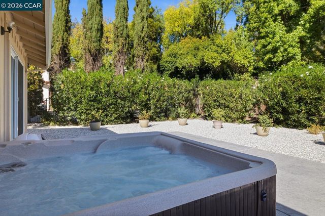 101 Hope Ln, Danville, CA 94526