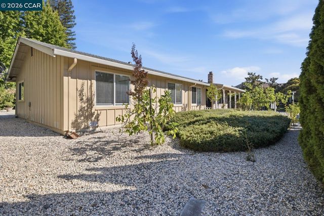 101 Hope Ln, Danville, CA 94526