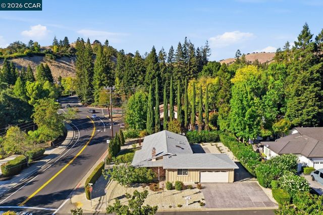101 Hope Ln, Danville, CA 94526