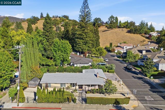 101 Hope Ln, Danville, CA 94526