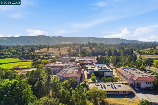 101 Hope Ln, Danville, CA 94526