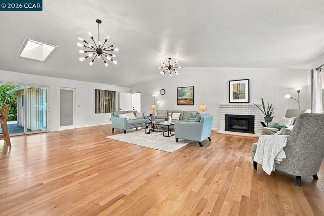 101 Hope Ln, Danville, CA 94526