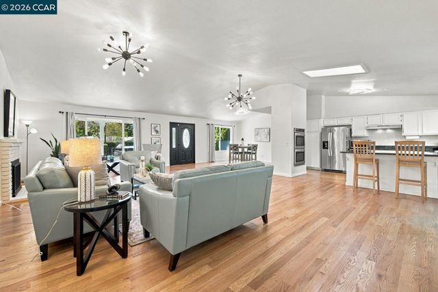 101 Hope Ln, Danville, CA 94526