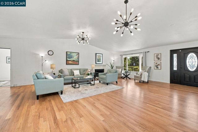 101 Hope Ln, Danville, CA 94526