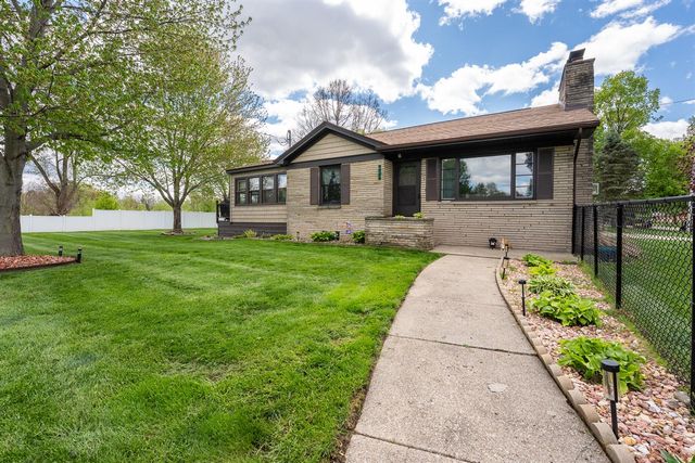 321 Blake Boulevard, Galesburg, MI 49053