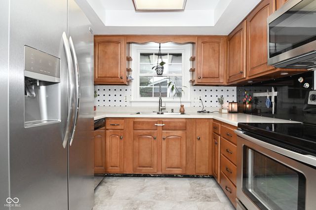 3435 Heritage Road, Columbus, IN 47203