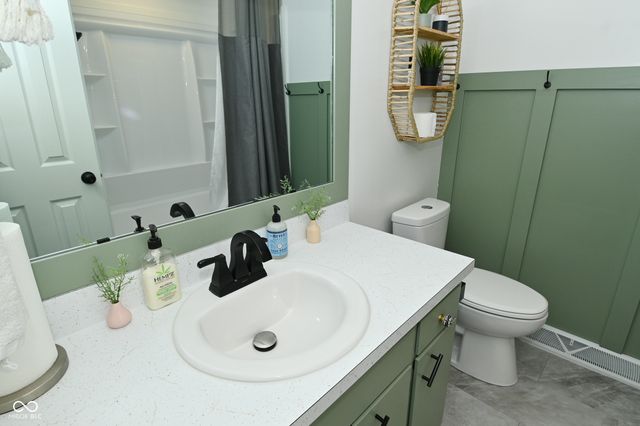 3435 Heritage Road, Columbus, IN 47203