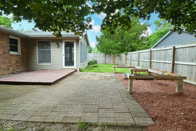3435 Heritage Road, Columbus, IN 47203
