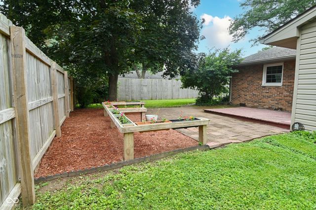 3435 Heritage Road, Columbus, IN 47203