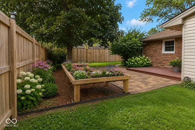 3435 Heritage Road, Columbus, IN 47203