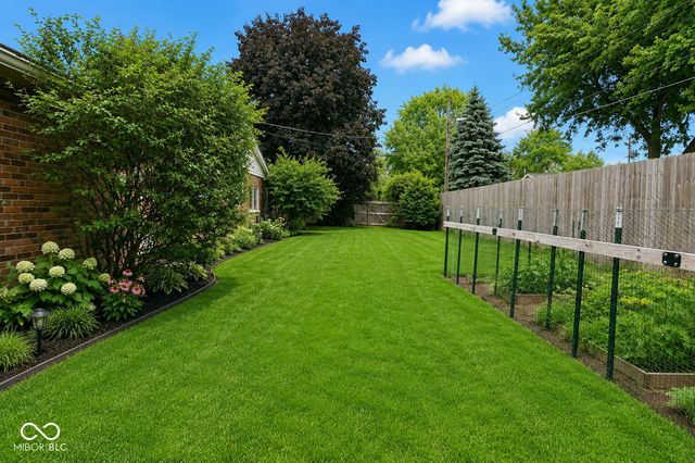 3435 Heritage Road, Columbus, IN 47203