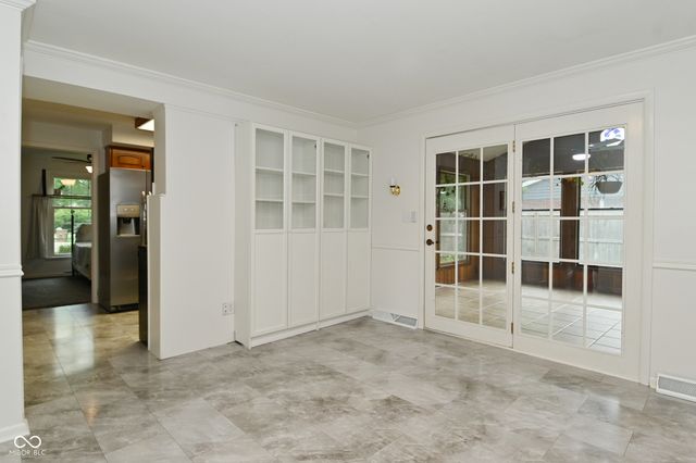3435 Heritage Road, Columbus, IN 47203