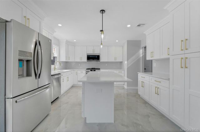 10 Roman Acres Drive, Garnerville, NY 10923