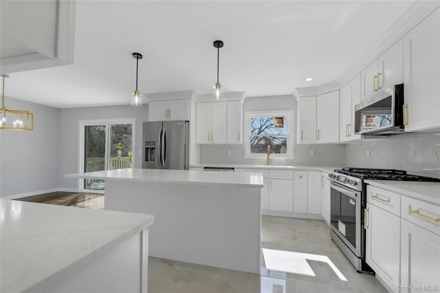 10 Roman Acres Drive, Garnerville, NY 10923