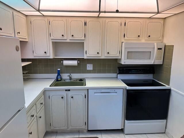 7705 NW 5th Court 103, Margate, FL 33063