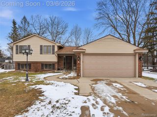 5530 Fox Chase Lane, Independence Charter Township, MI 48346