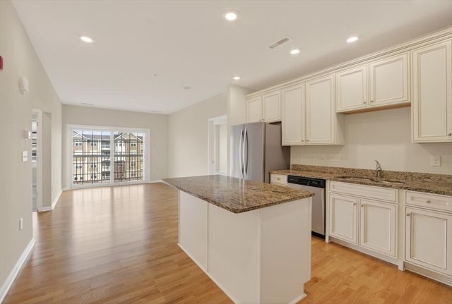 1 Francis Drive 309, Andover, MA 01810