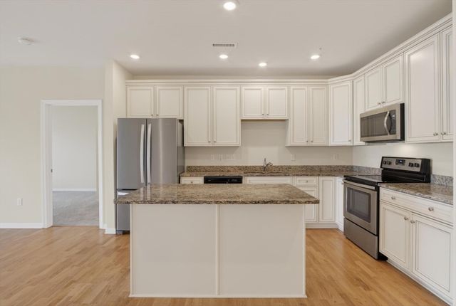 1 Francis Drive 309, Andover, MA 01810